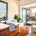 Luxury Penthouses 2 شقة *